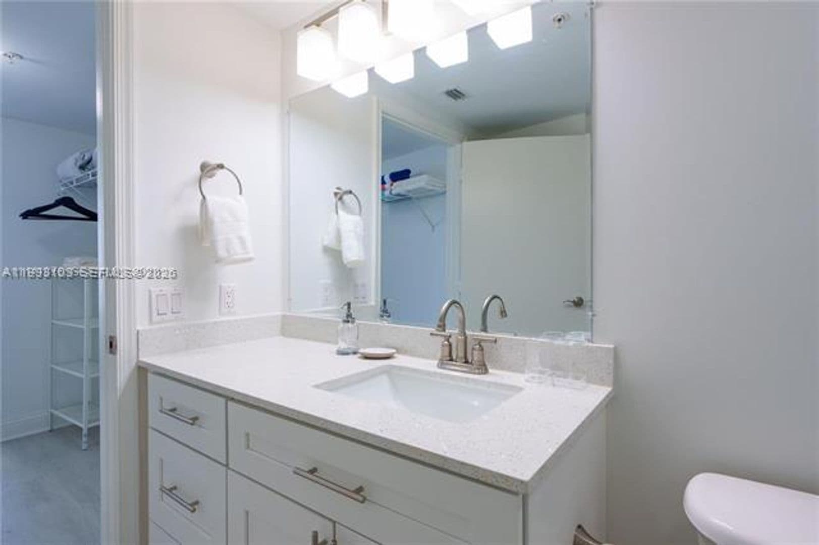 Miami Condo: 1750 N Bayshore Dr cu-2401