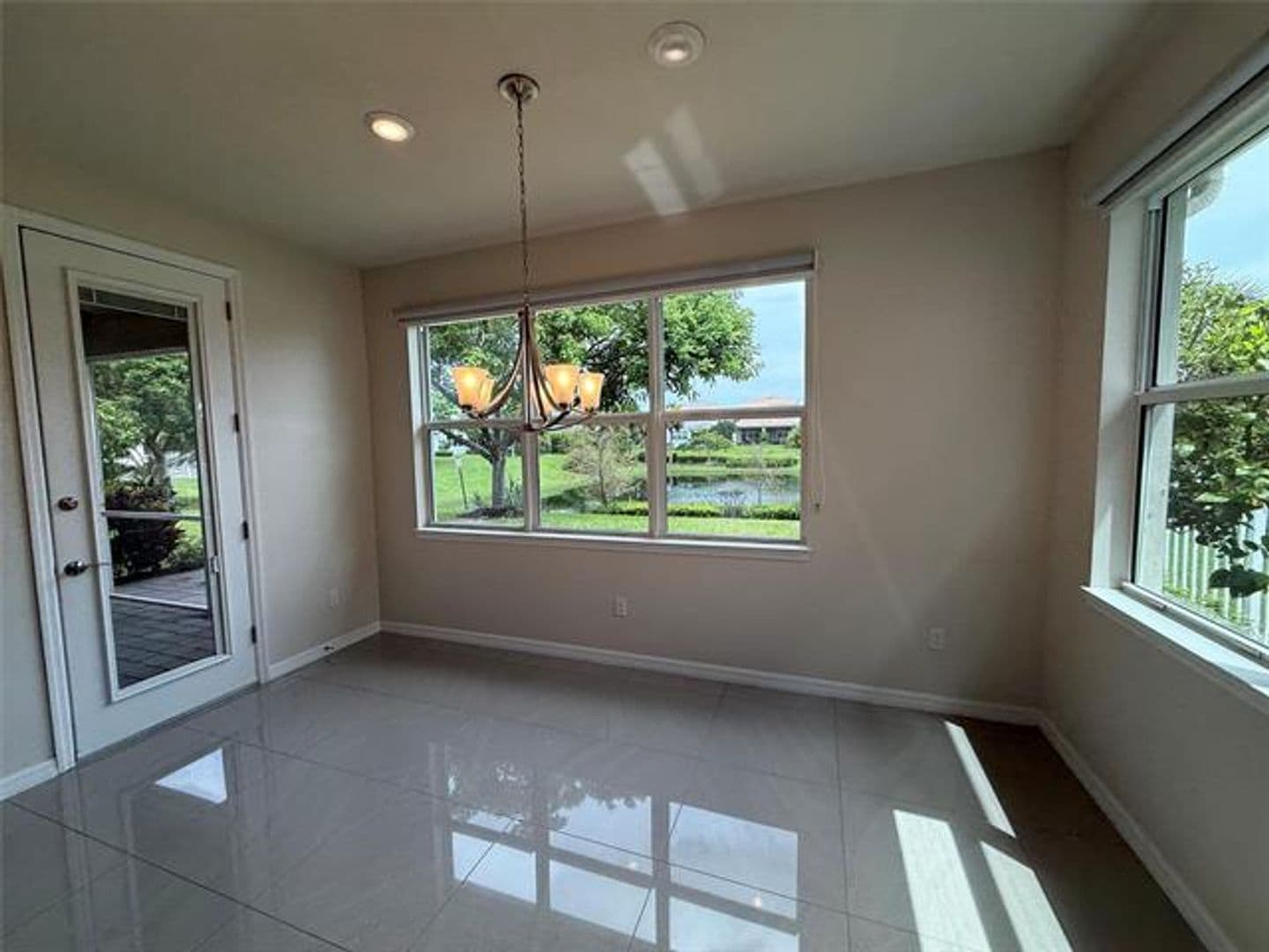 Hollywood House: 1467 Pongam Ter # 1467