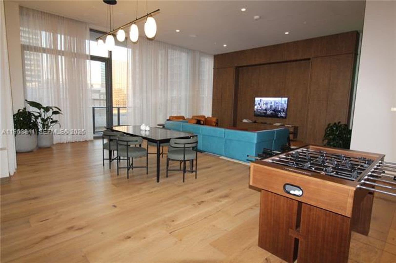 Miami Condo: 11 NE 6 St cu-2114