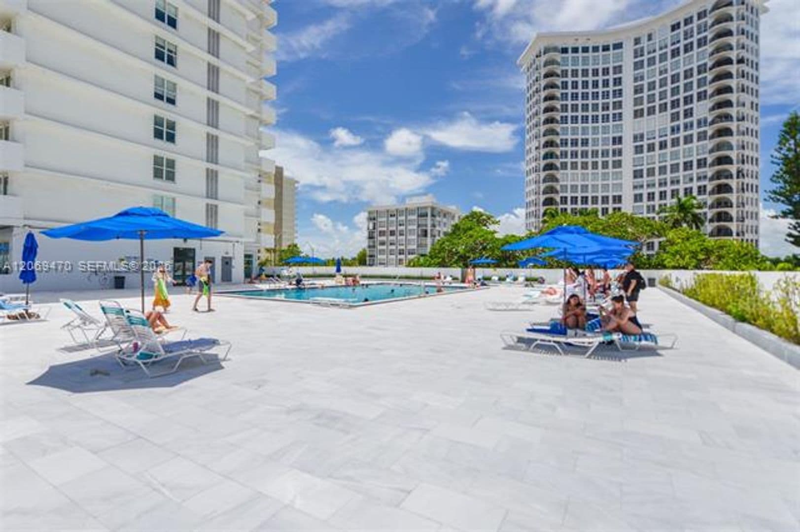 Miami Beach Condo: 5601 Collins Ave cu-512