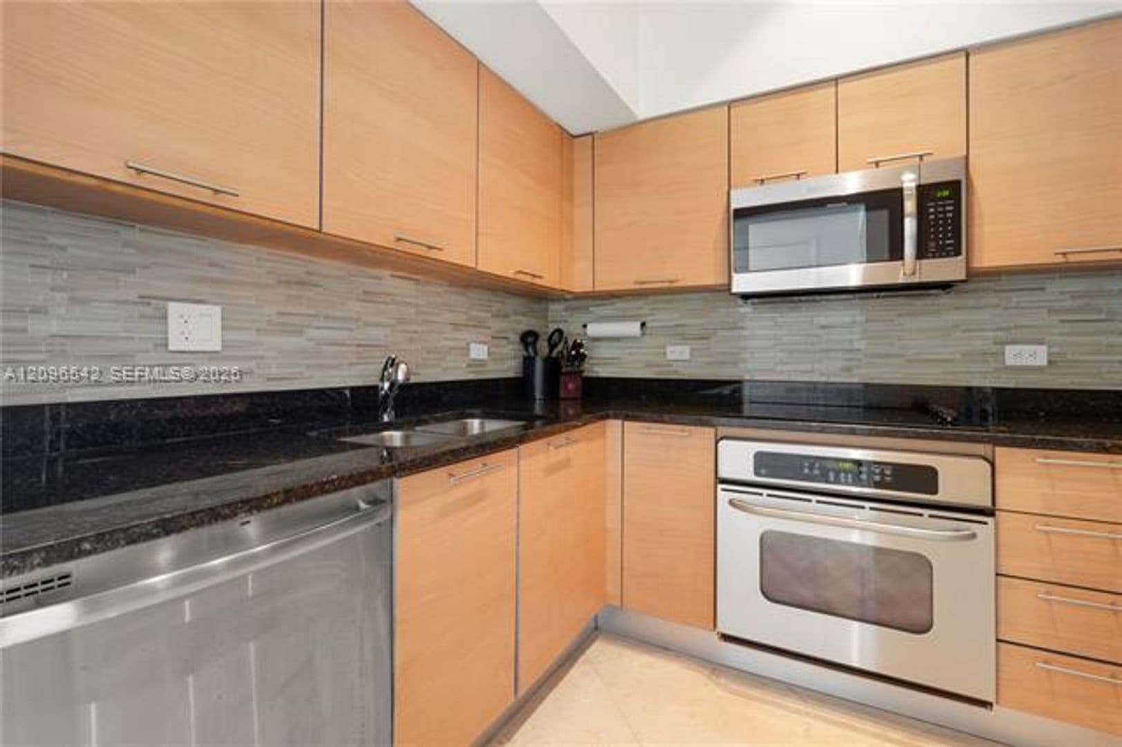 Miami Condo: 31 SE 5th St cu-4314
