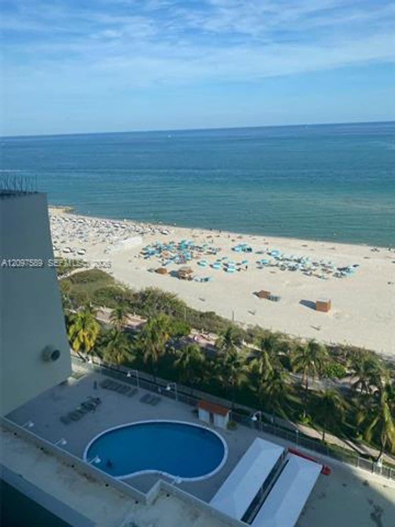 Miami Beach Condo: 2899 Collins Ave cu-1743