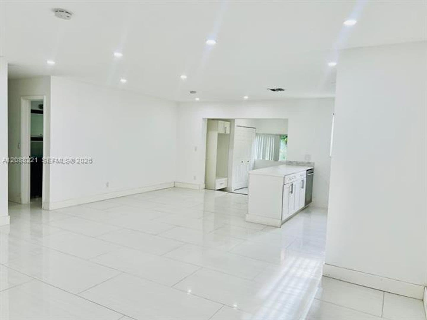 North Miami Beach House: 18320 NE 7th Ct # 18320