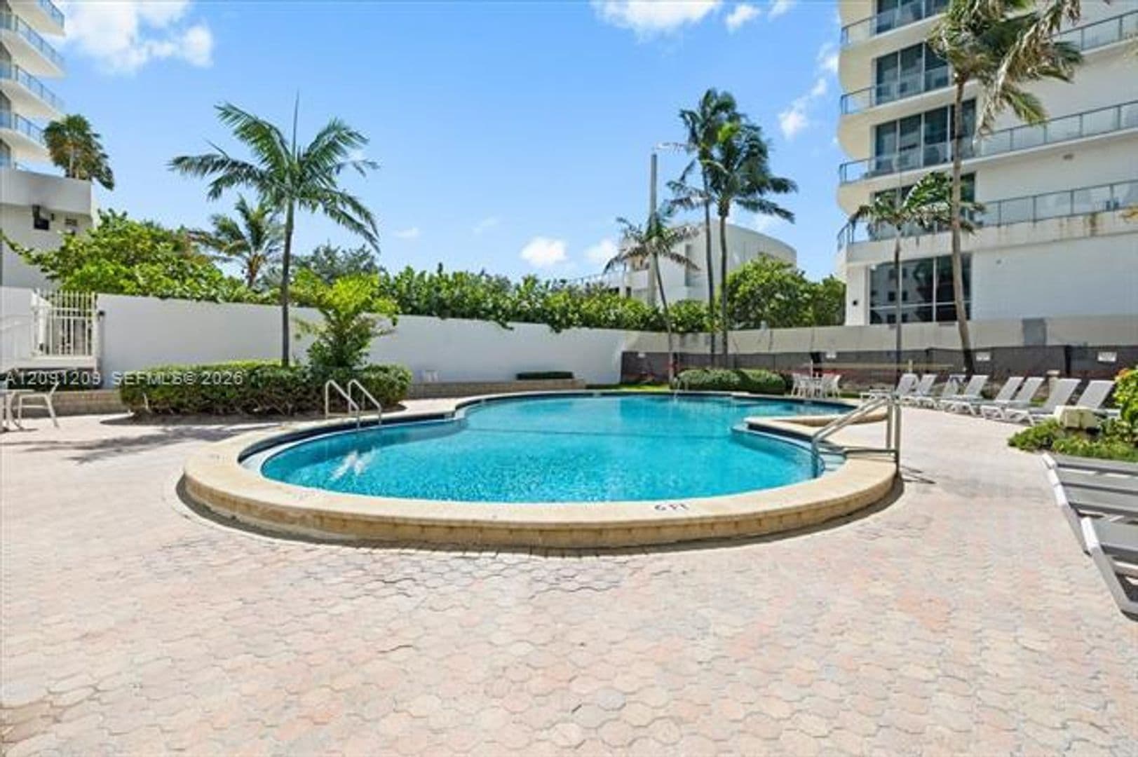 Hollywood Condo: 4001 S Ocean Dr cu-10R
