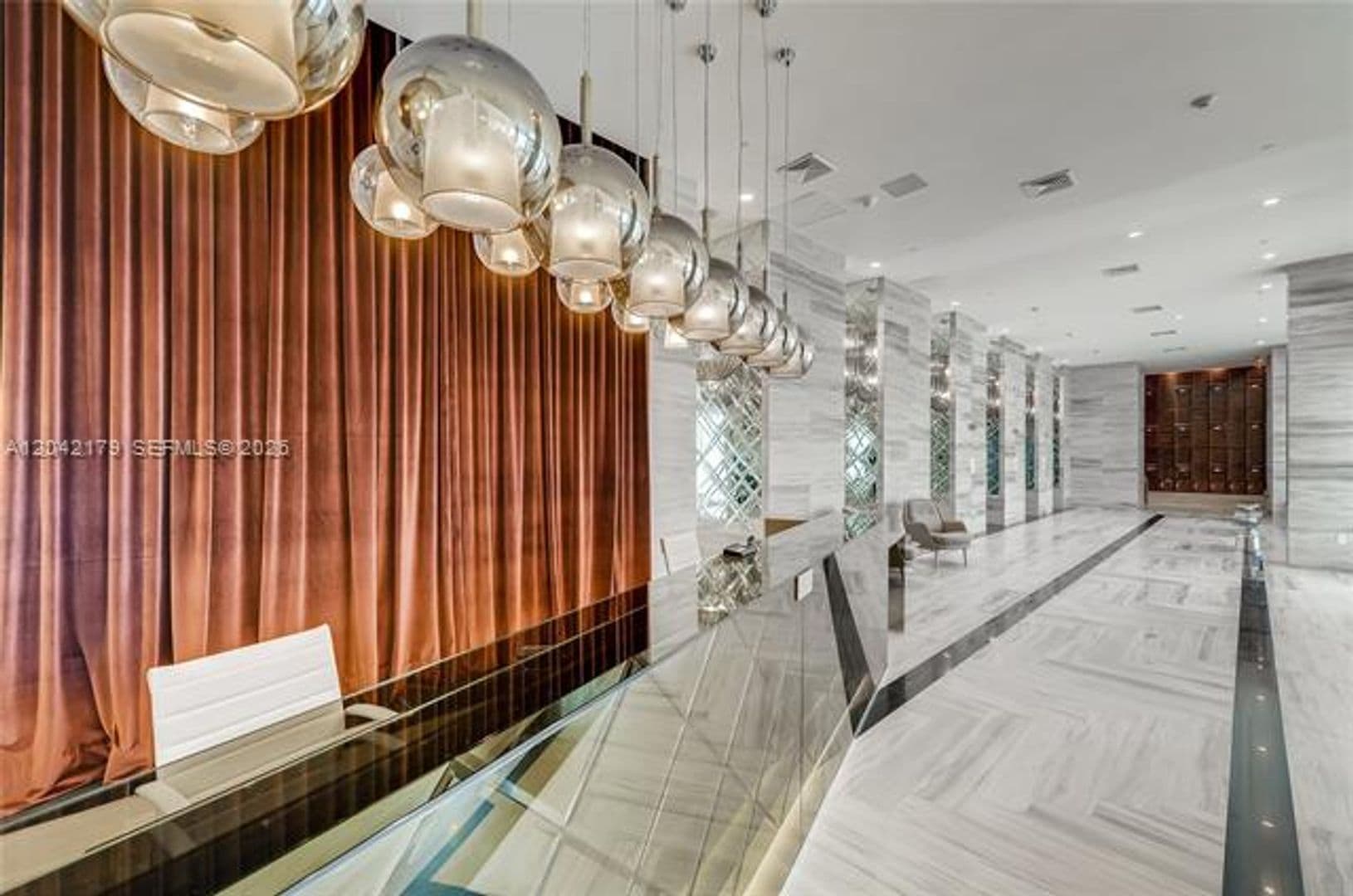 Sunrise Condo: 2000 Metropica Way cu-616