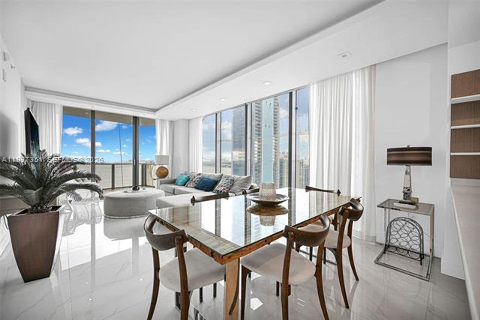 Miami Condo: 460 NE 28th St cu-2908
