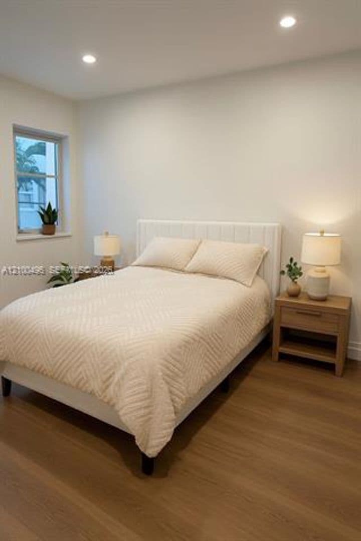 Miami Beach Condo: 1535 West Ave cu-7