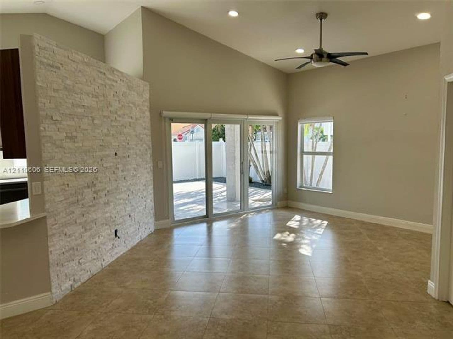 Davie House: 14200 Oak Ridge Dr # 14200