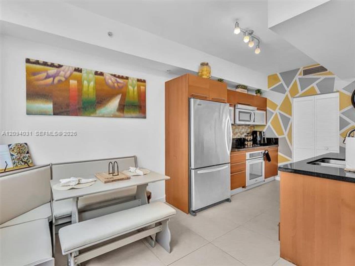 Miami Condo: 253 NE 2nd St cu-2208