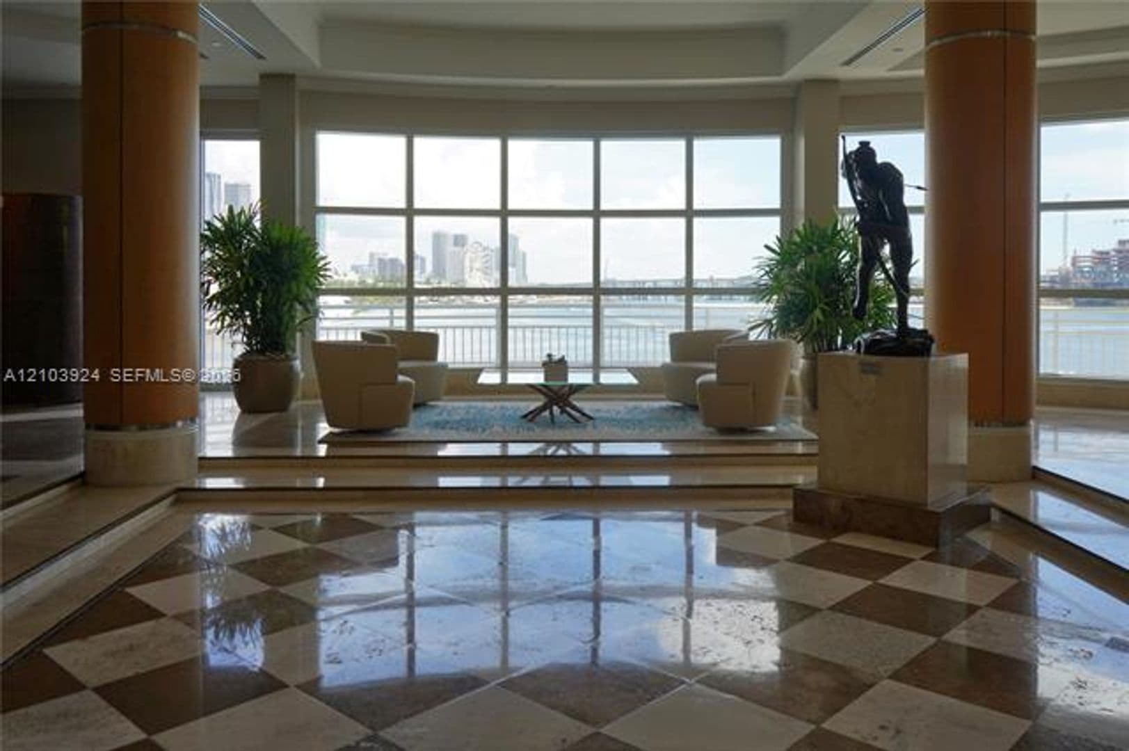 Miami Condo: 848 Brickell Key Dr cu-306