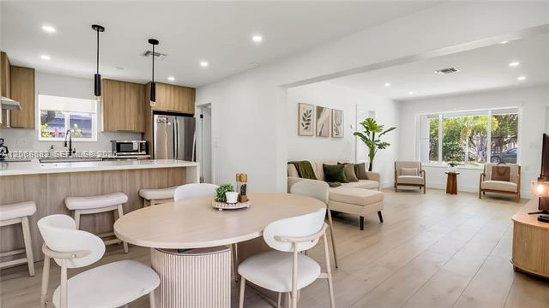 Hollywood House: 1116 N 31st Ave # 1116