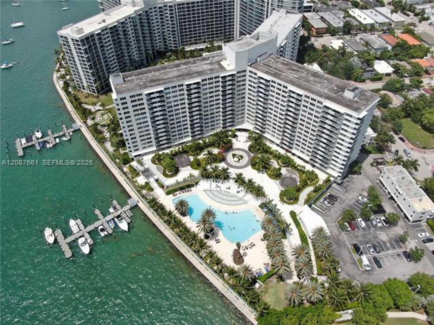 Miami Beach Condo: 1500 Bay Rd cu-1220S