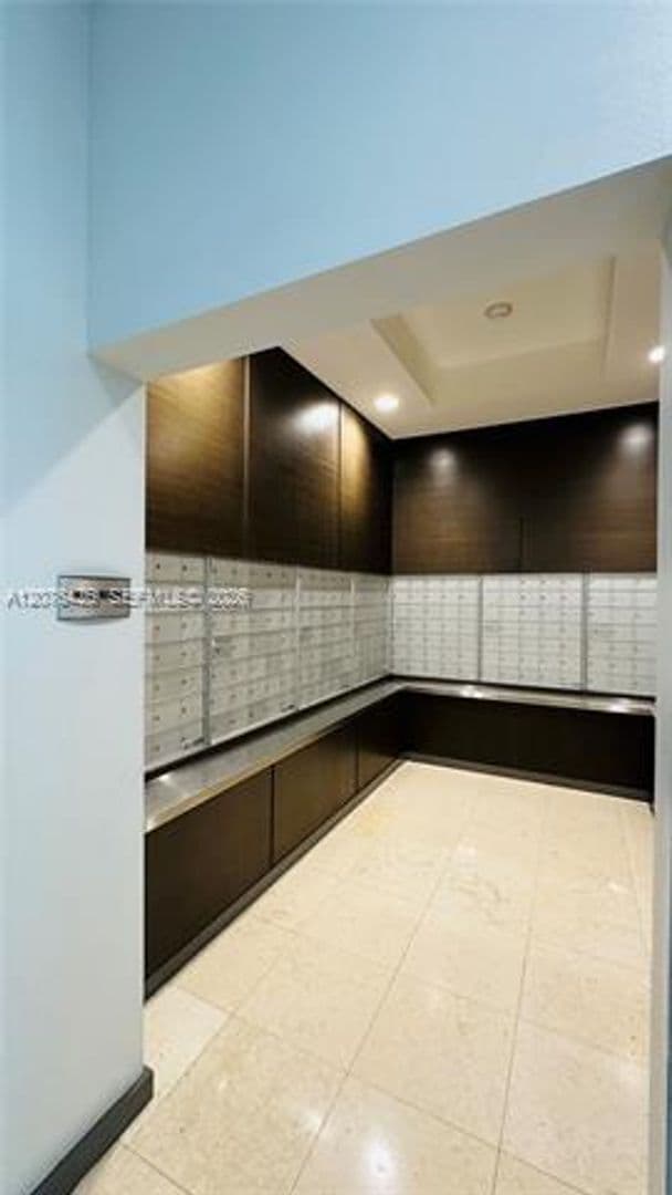 Miami Condo: 1155 Brickell Bay Dr cu-1906