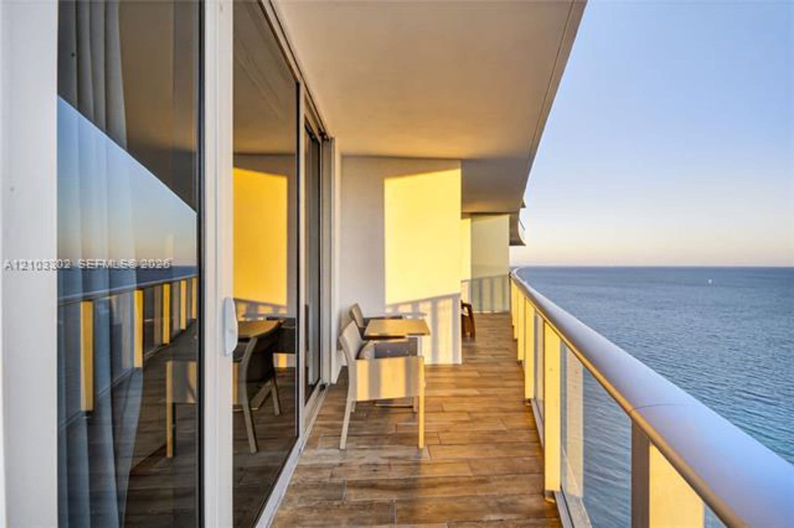 Hollywood Condo: 4111 S Ocean Dr cu-3703
