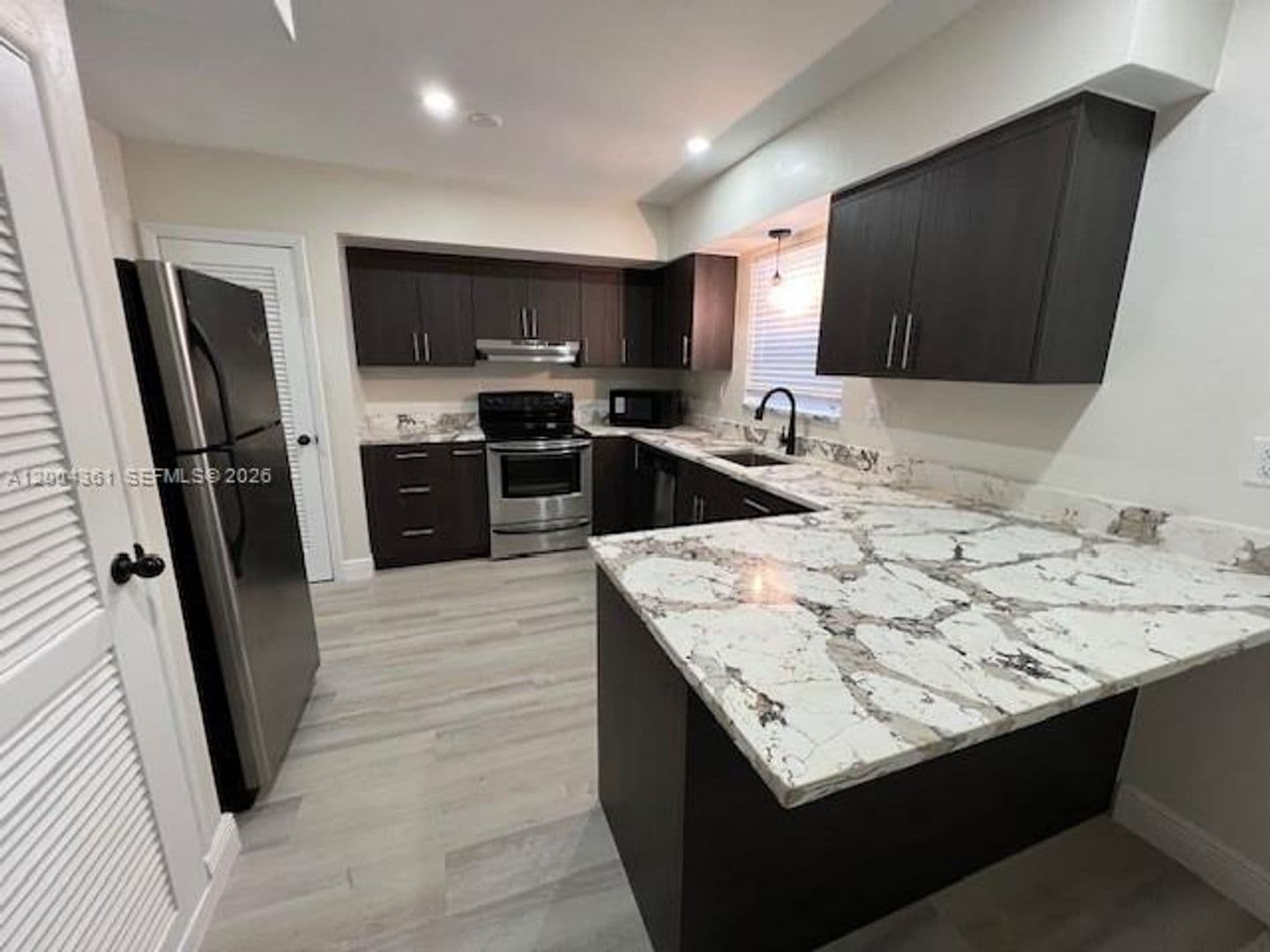 Miami House: 2500 SW 58th Ave # 2500