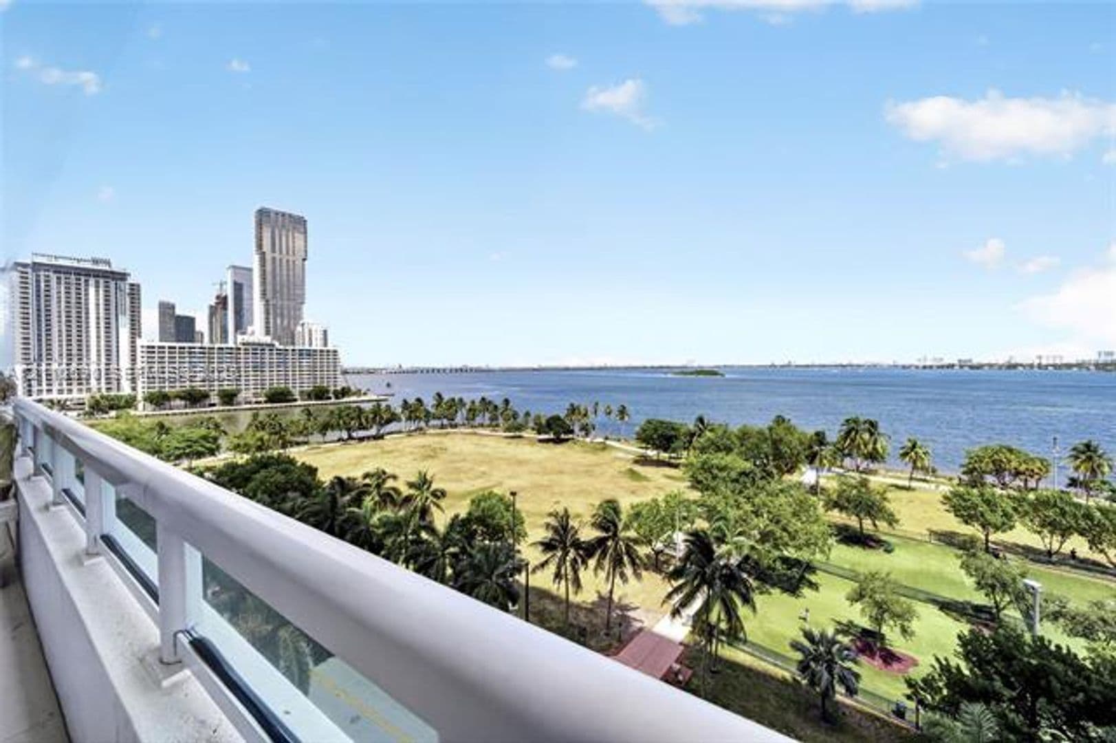 Miami Condo: 1800 N Bayshore Dr cu-809