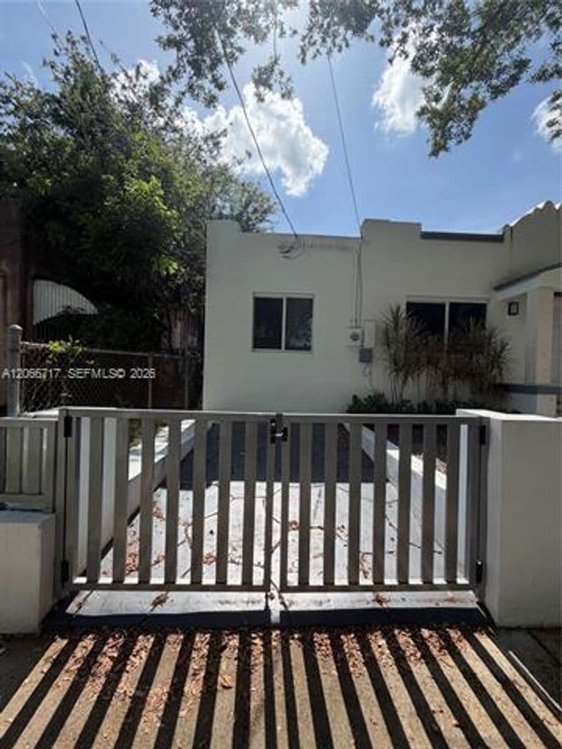 Miami House: 328 SW 15th Ave # 328