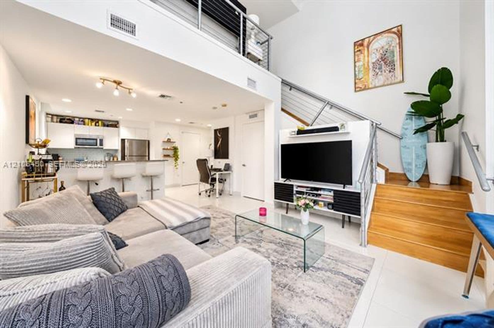 Miami Condo: 1050 Brickell Ave cu-1002