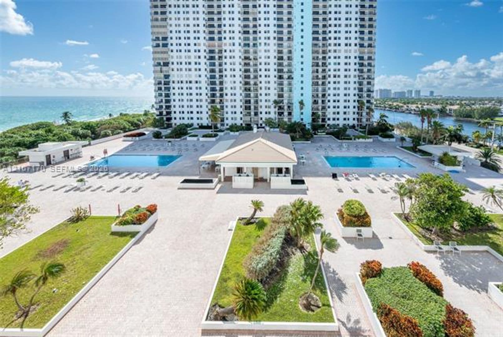 Hollywood Condo: 1201 S Ocean Dr cu-908S