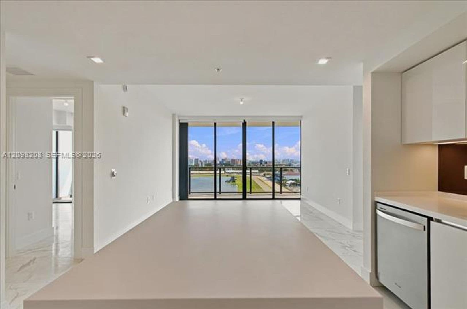 Hallandale Beach Condo: 1170 E Hallandale cu-2109