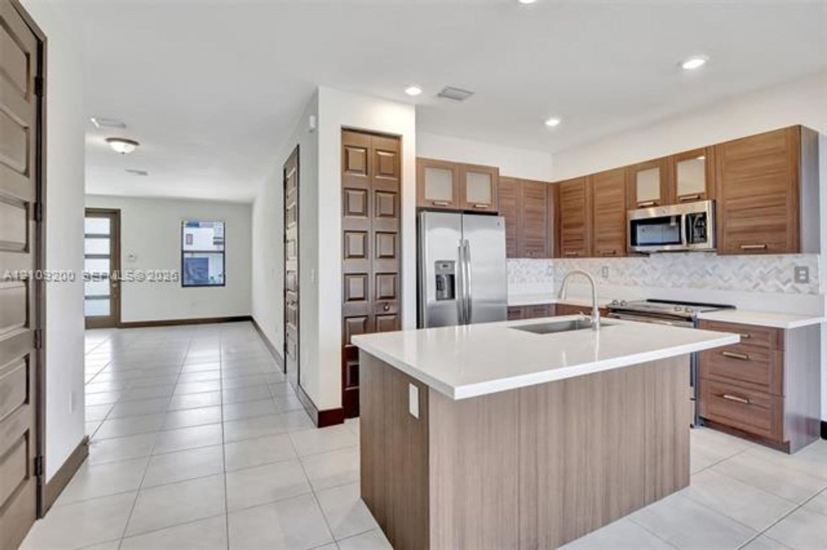 Miami Lakes Townhome: 16011 NW 91st Ct th 16011