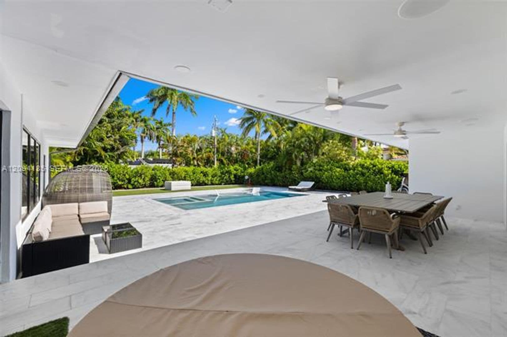 Hollywood House: 1117 Adams St # 1117
