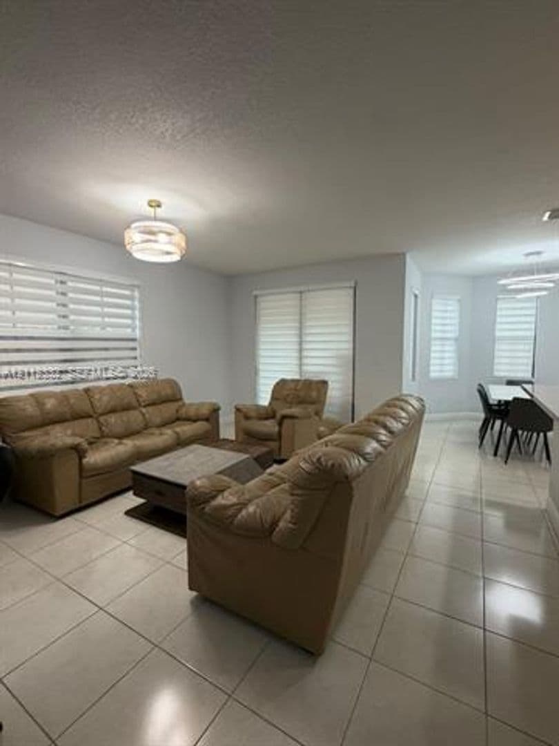 Miami House: 9764 NW 10th Ter # 9764