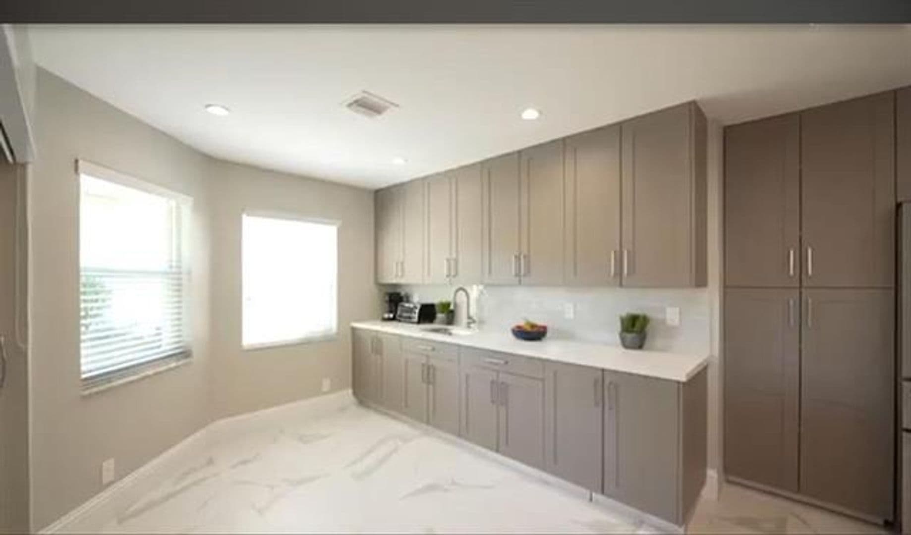 Cooper City House: 9651 NW 39th St # 9651