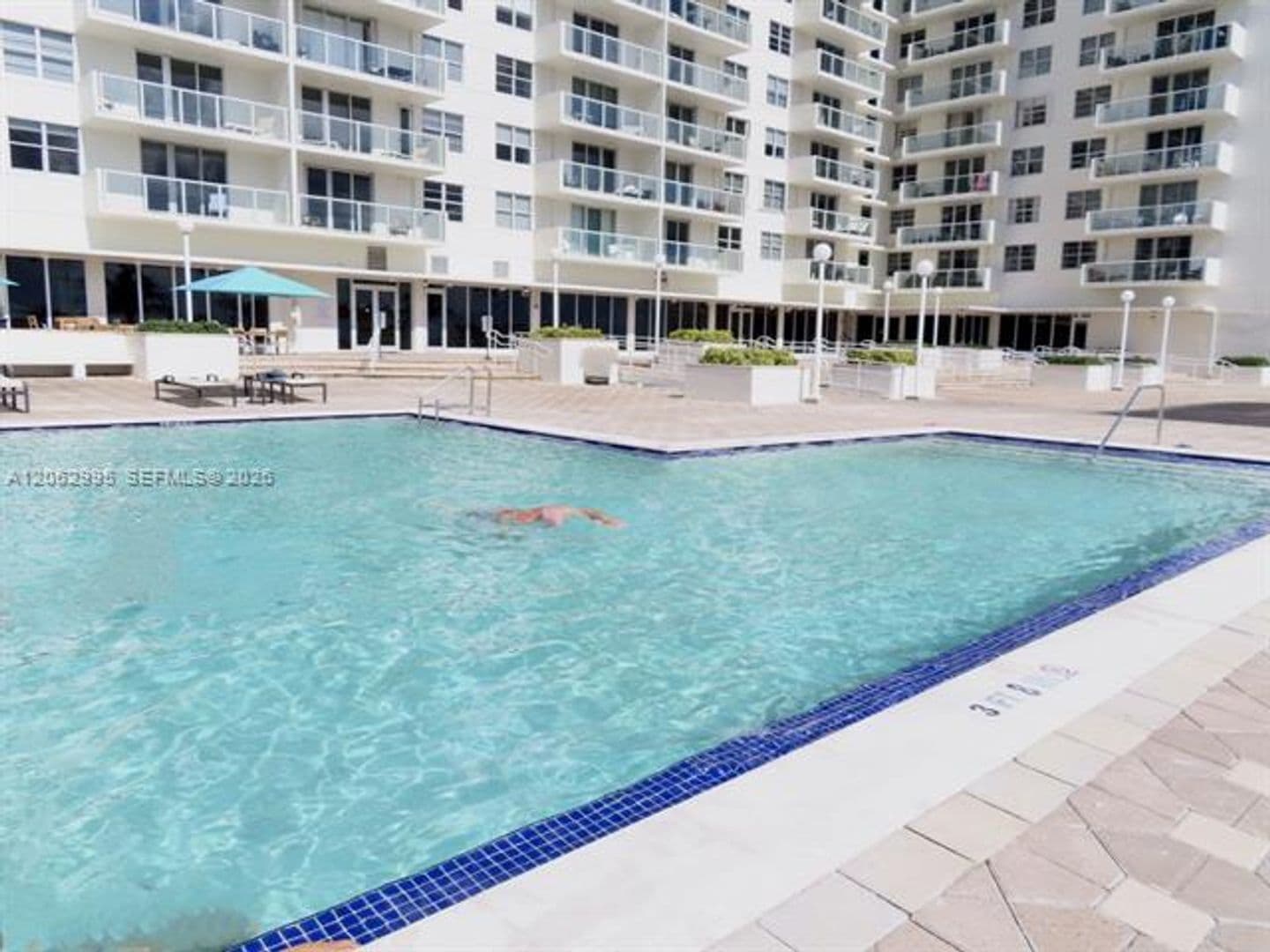Miami Beach Condo: 5701 Collins Ave cu-919