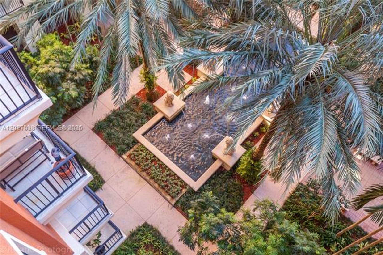 Coral Gables Condo: 100 Andalusia Ave cu-609