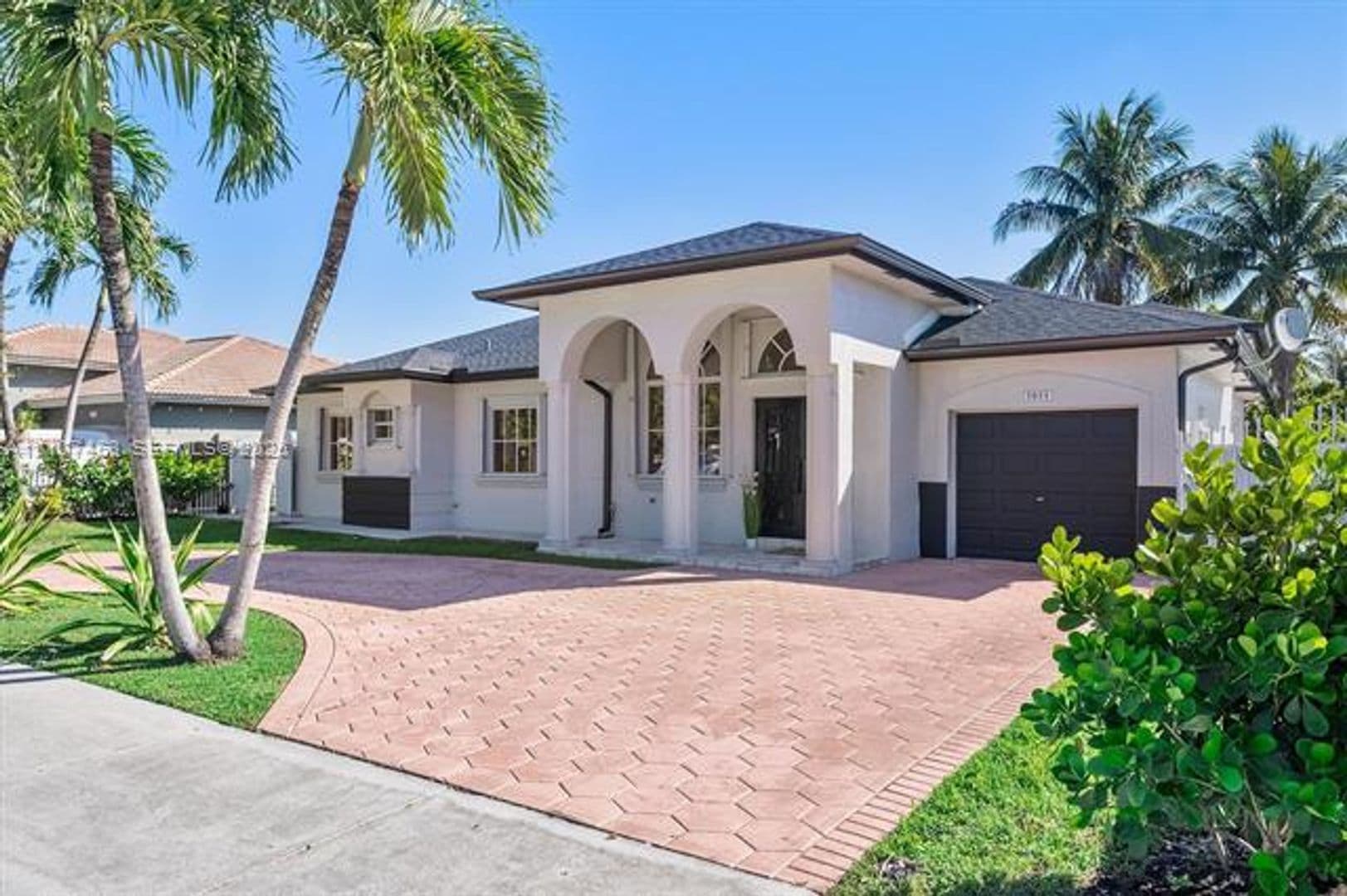 Hialeah House: 7071 W 6th Ave # 7071