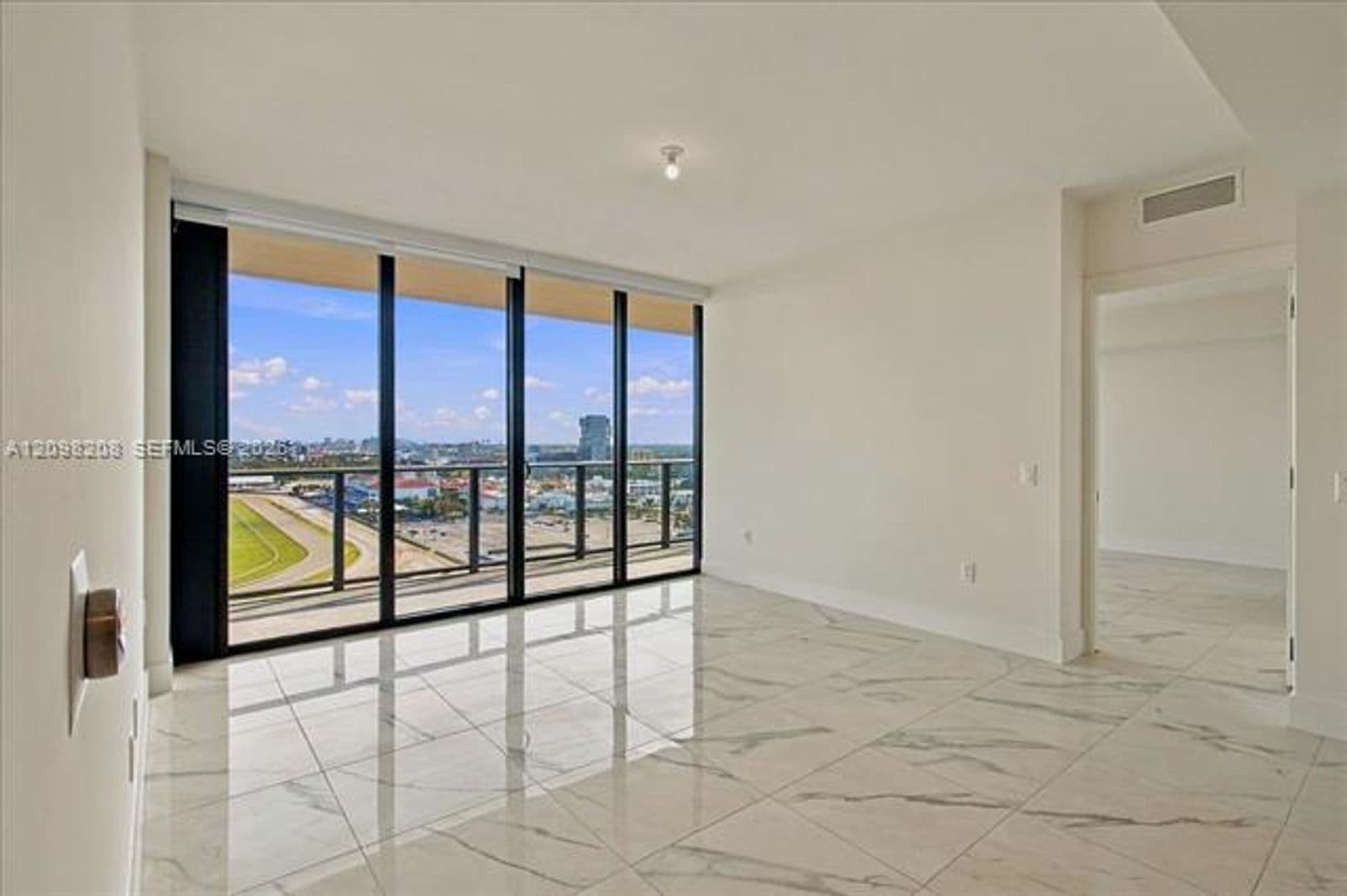 Hallandale Beach Condo: 1170 E Hallandale cu-2109