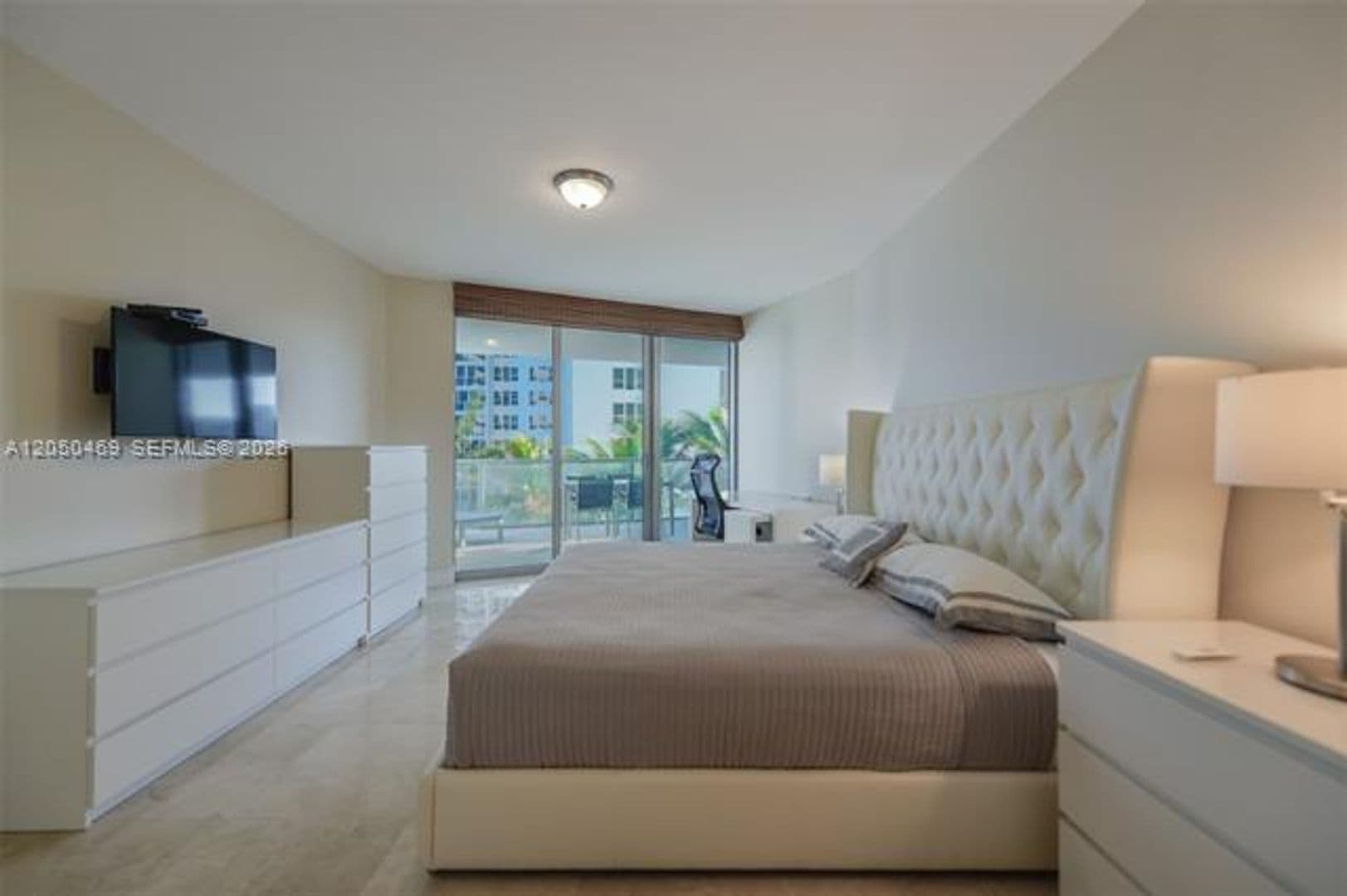 Hollywood Condo: 3101 S Ocean Dr cu-404
