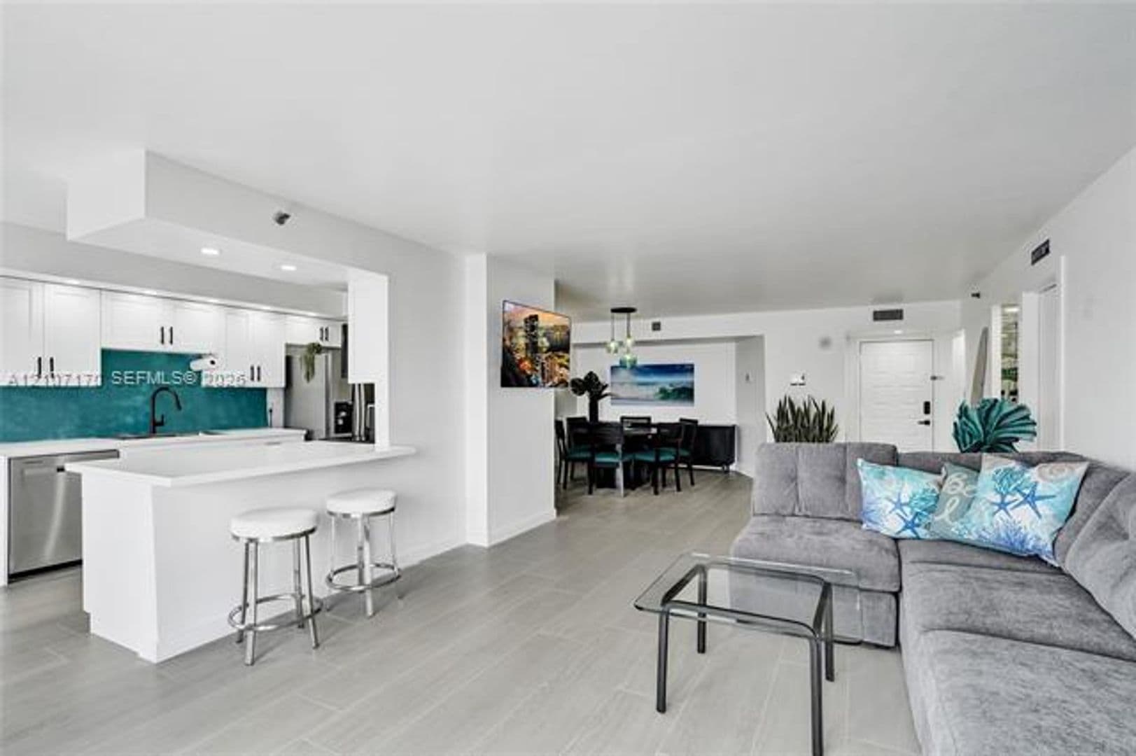 Hollywood Condo: 1201 S Ocean Dr cu-908S