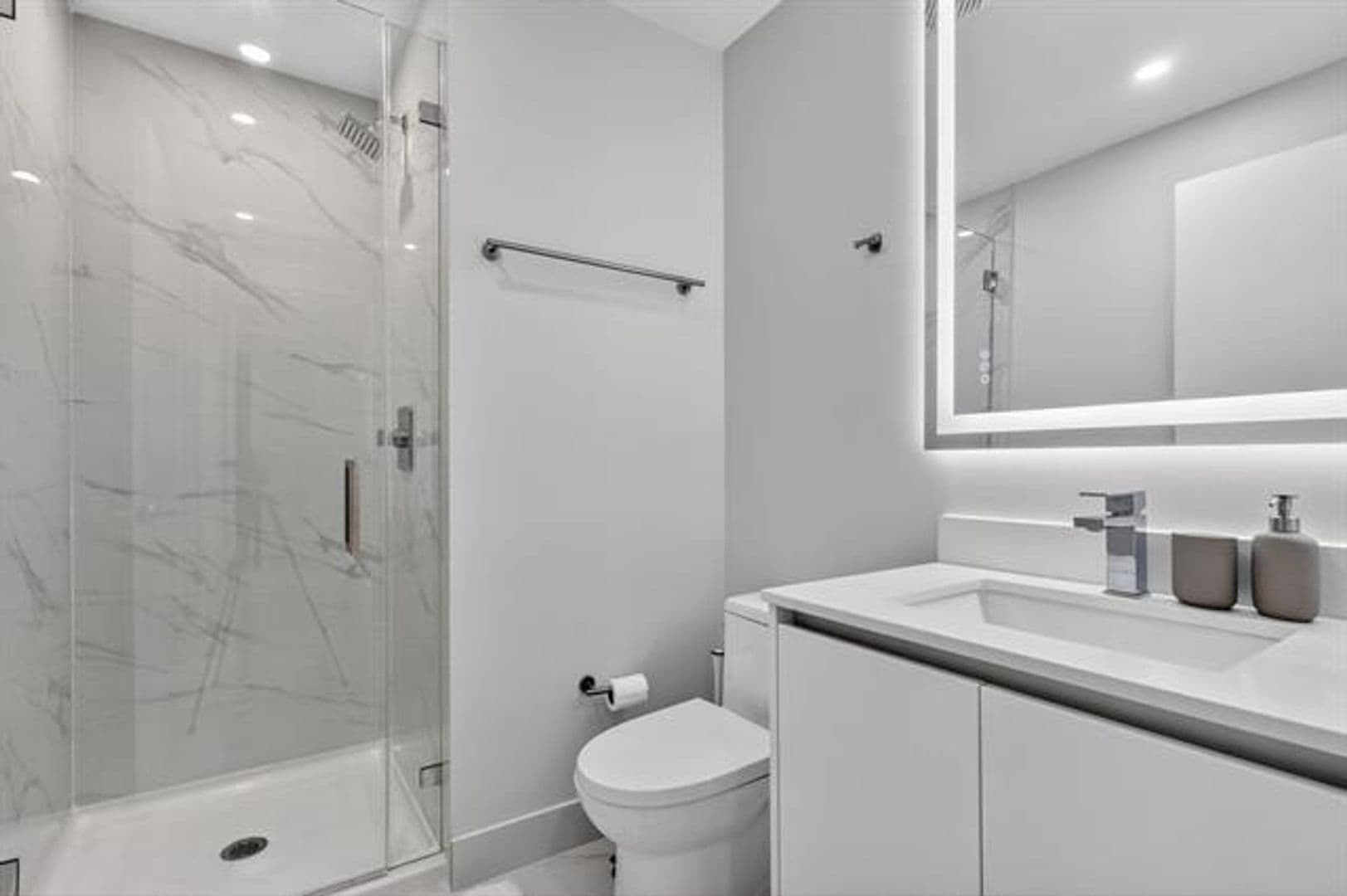 Miami Condo: 700 NE 24th St cu-2006