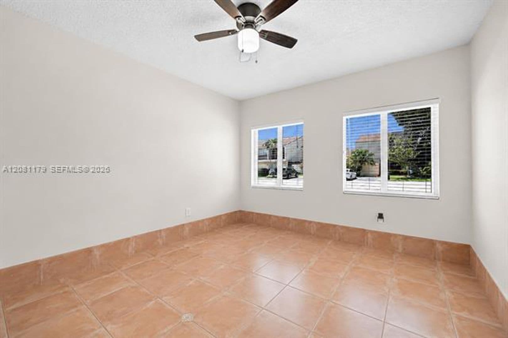 Miami Townhome: 9133 Fontainebleau Blvd th 5