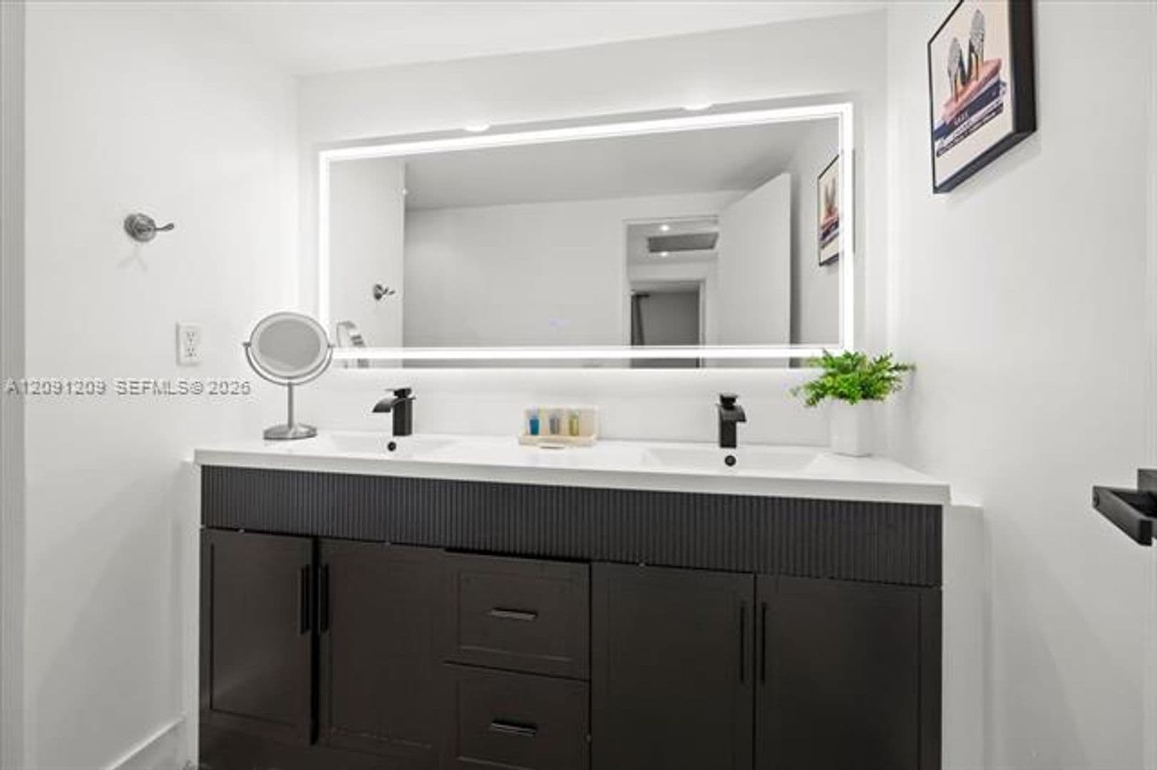 Hollywood Condo: 4001 S Ocean Dr cu-10R