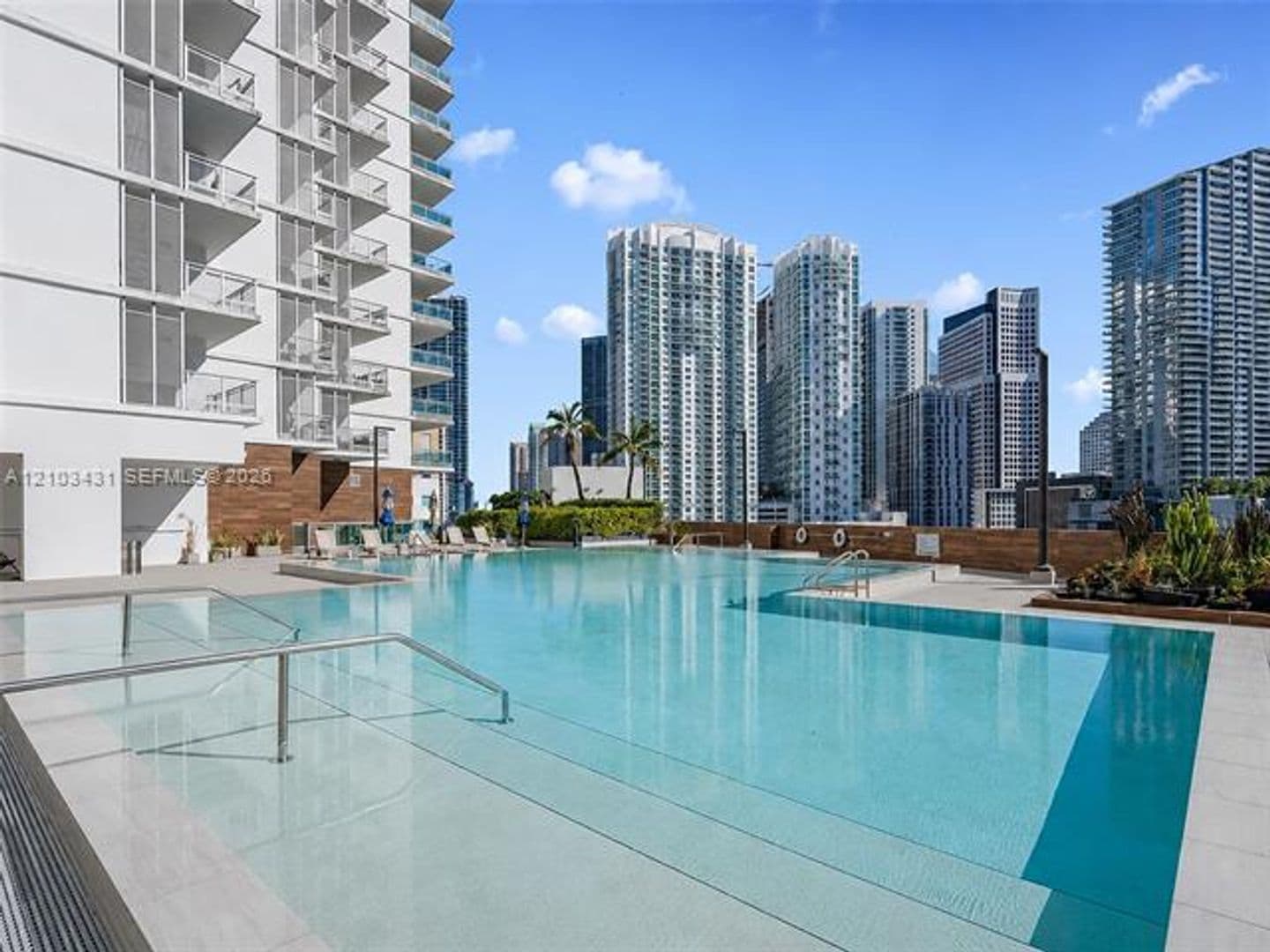Miami Condo: 350 S Miami Ave cu-2304