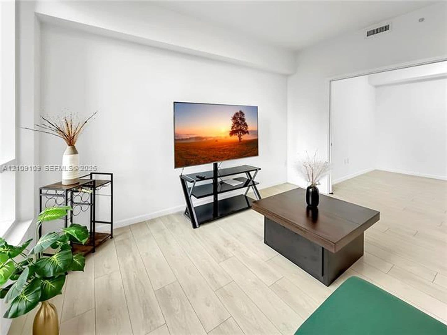 Miami Condo: 601 NE 27th St cu-1403