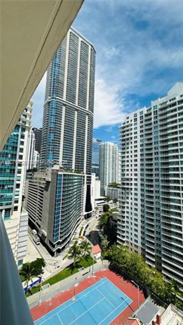 Miami Condo: 1155 Brickell Bay Dr cu-1906