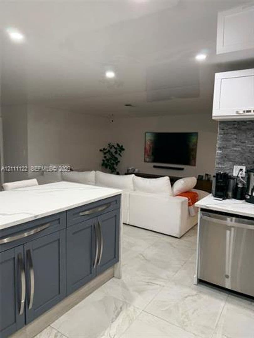 Hollywood Townhome: 5020 Sheridan St th 2