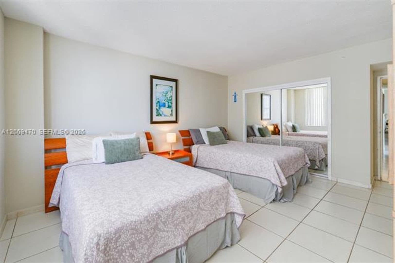 Miami Beach Condo: 5601 Collins Ave cu-512