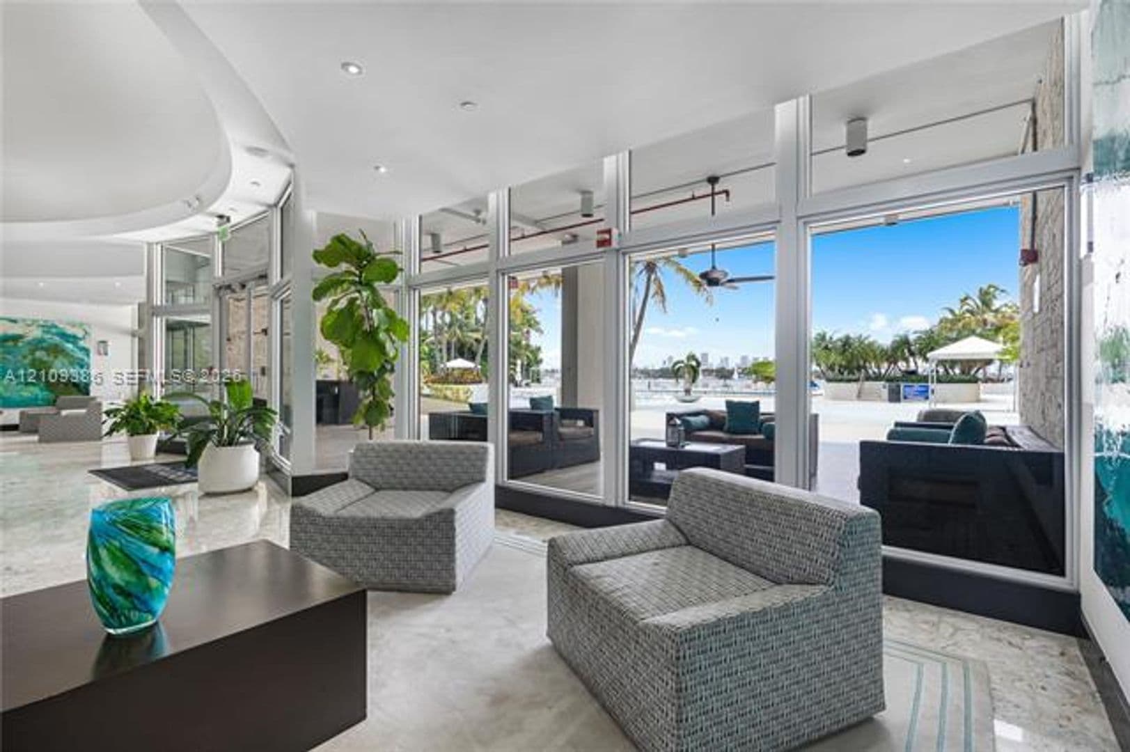 Miami Beach Condo: 1200 West Ave cu-1419