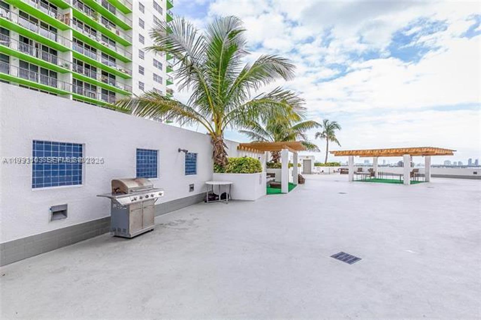 Miami Condo: 1750 N Bayshore Dr cu-2401