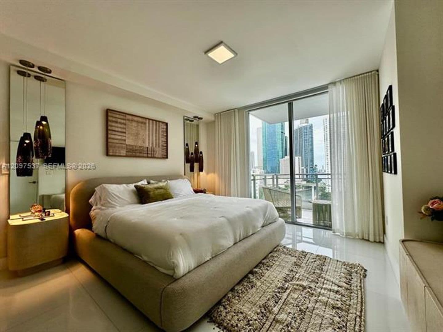 Miami Condo: 92 SW 3rd St cu-1711