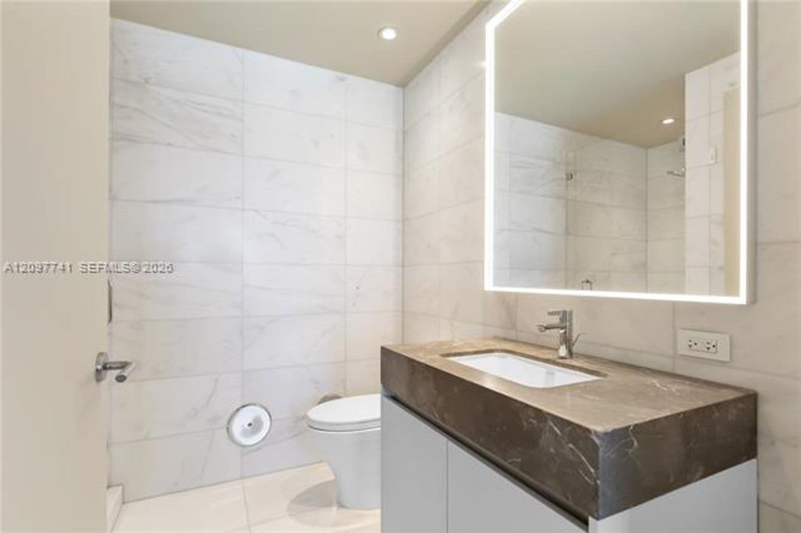 Miami Beach Condo: 500 Alton Rd cu-802