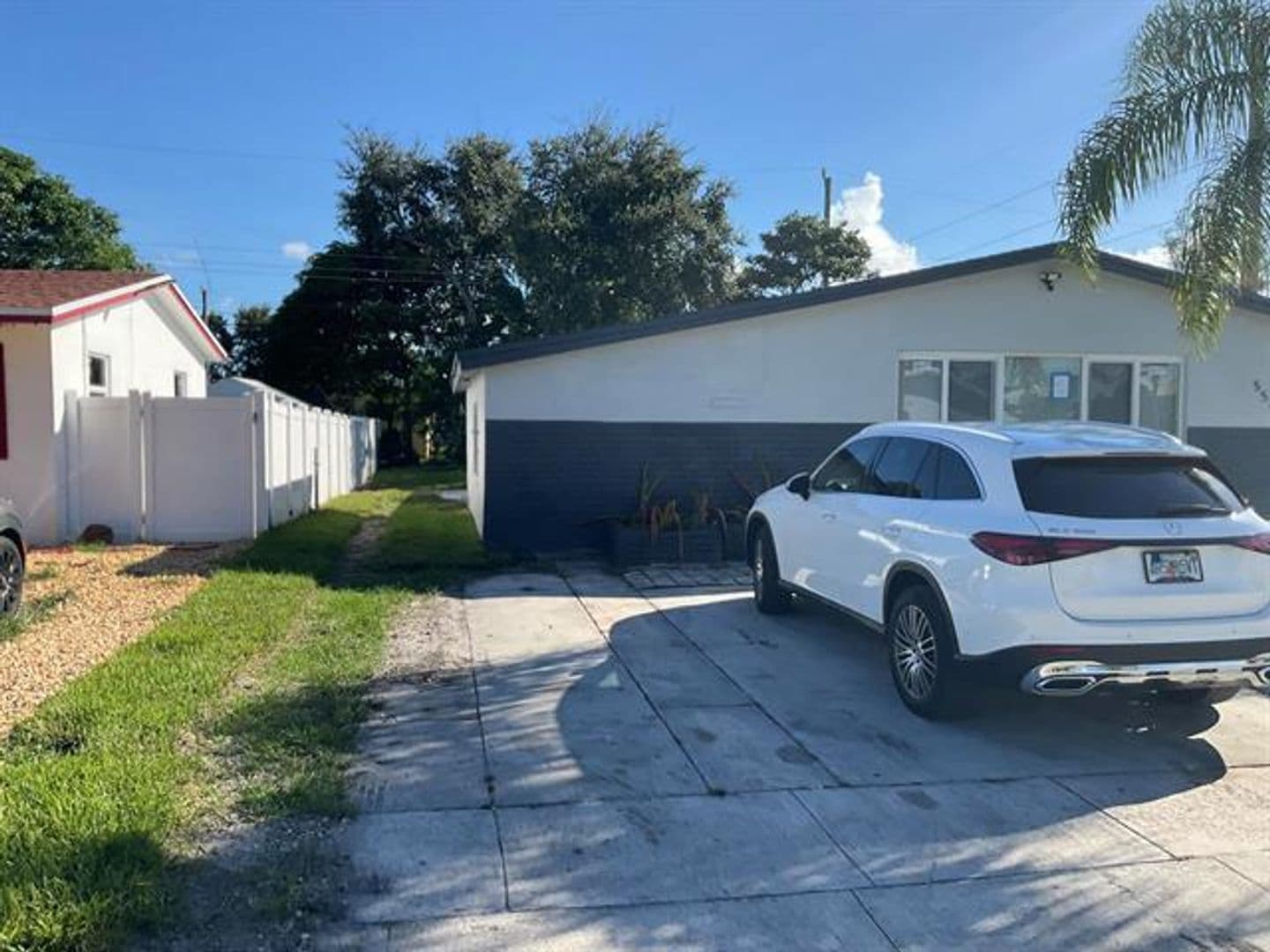 Hollywood House: 5540 Mayo St # 5540