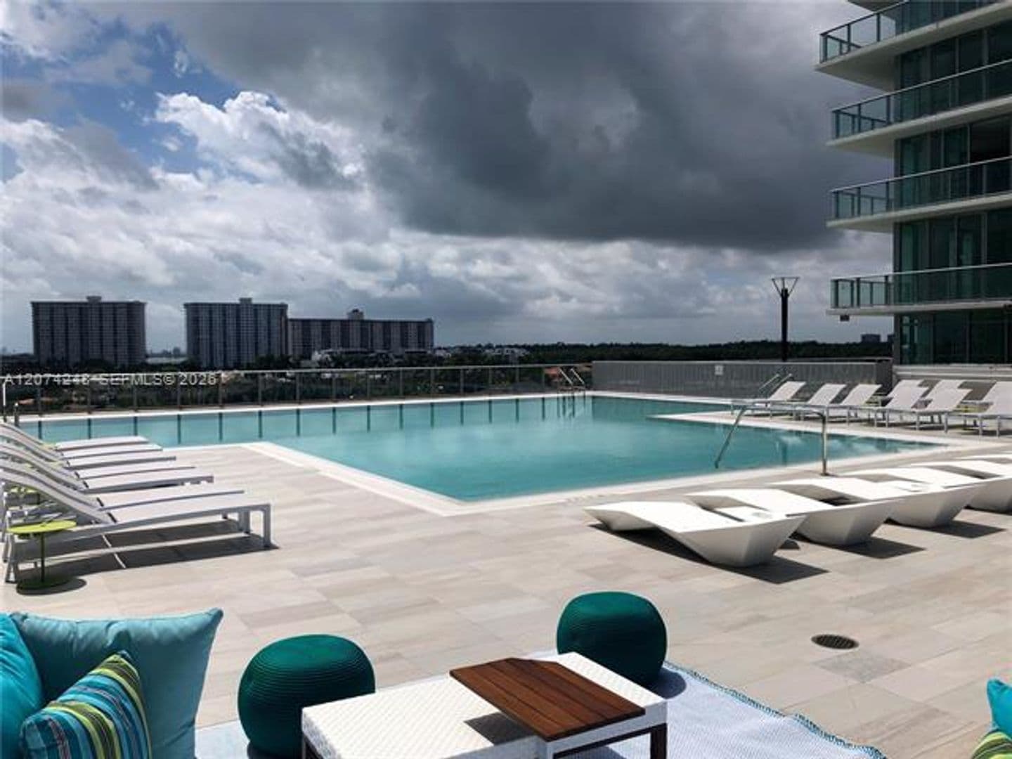 Sunny Isles Beach Condo: 300 Sunny Isles Blvd cu-2403