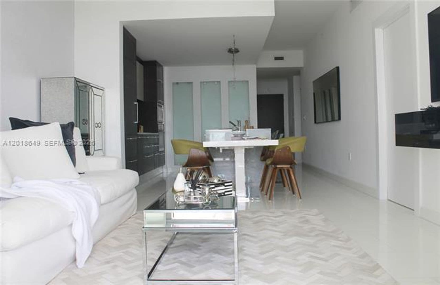 Miami Condo: 900 Biscayne Blvd cu-3207