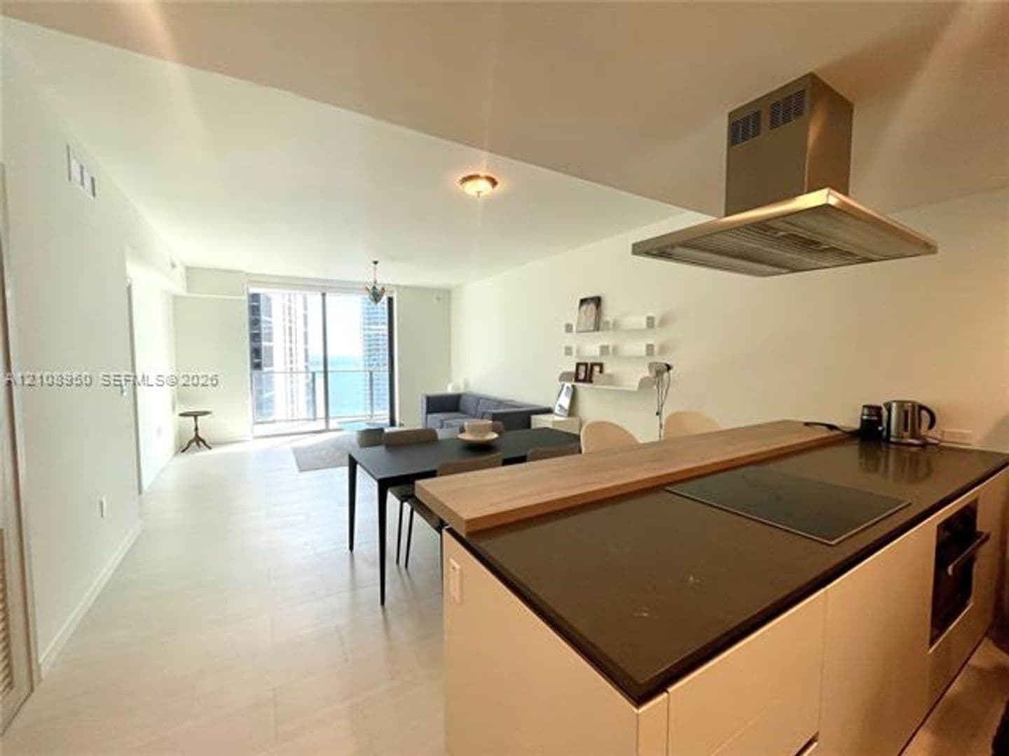 Miami Condo: 1000 Brickell Plz cu-4303